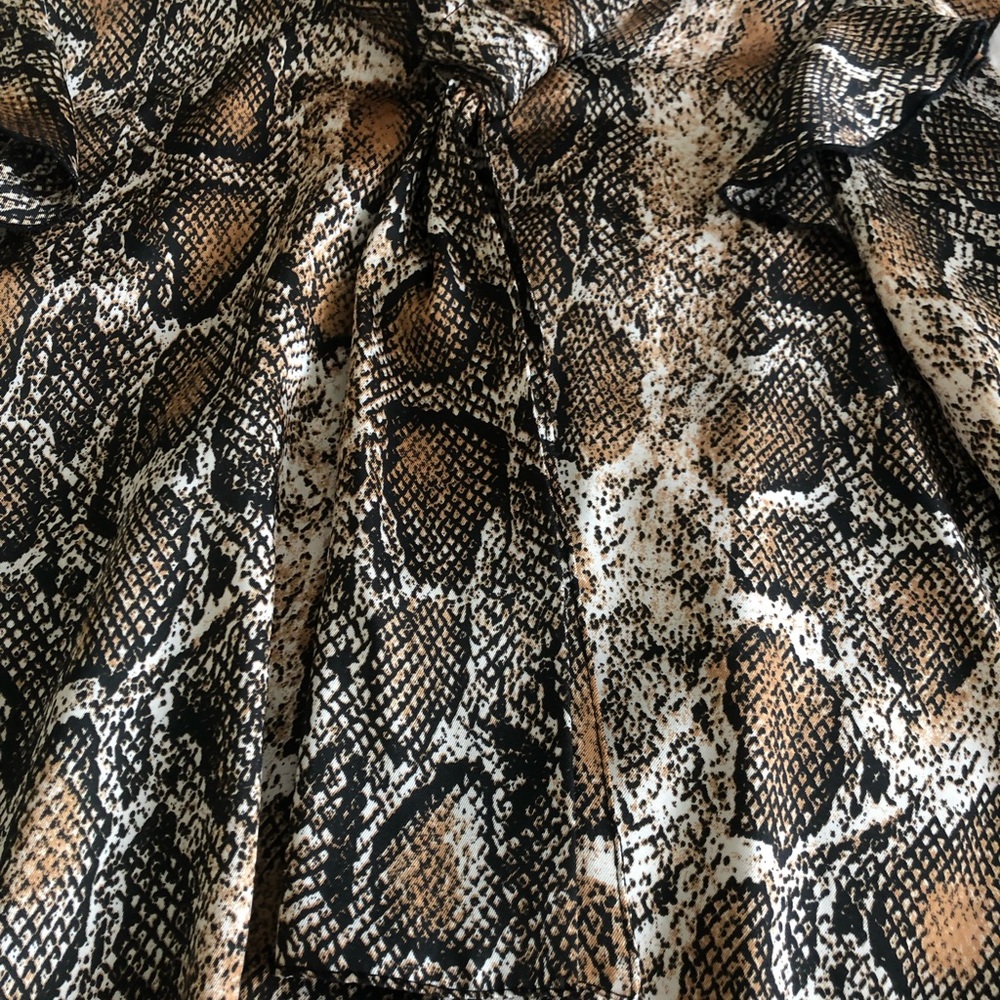 🤎💛Brand New Zara Blouse in Snakeskin Patterns🤎 - Picture 6 of 16